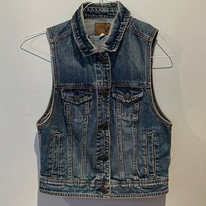 AE Denim Vest